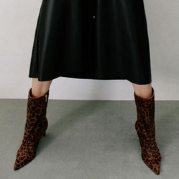 NWT Zara Wide Calf Boots Sz 9 - Picture 3 of 16